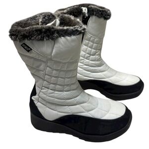 Sporto White and Black Quilted Winter Boots with Black Sole sz7
